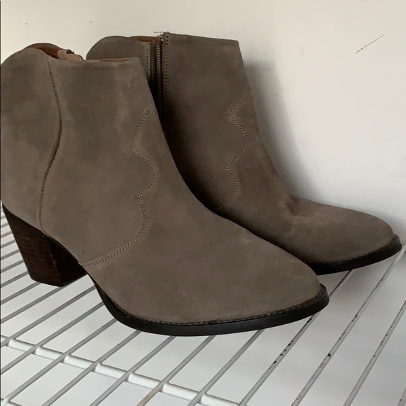 Suede boots - Picture 2 of 3